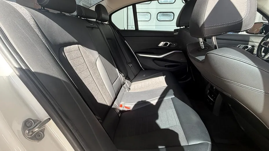 BMW Seria 3 318d Sport Line aut