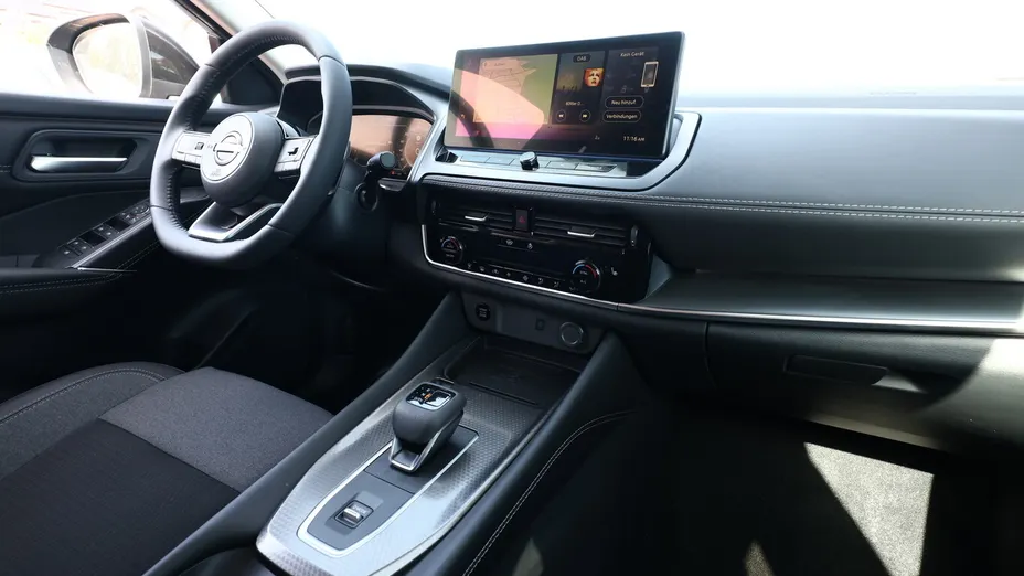 NISSAN Qashqai -