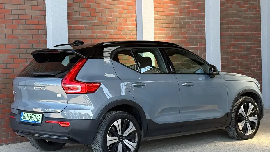 VOLVO XC40 XC40 73kWh P6 Recharge Plus aut