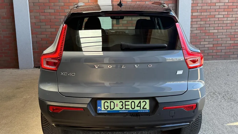 VOLVO XC40 XC40 73kWh P6 Recharge Plus aut