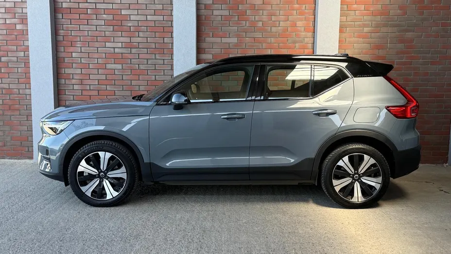 VOLVO XC40 XC40 73kWh P6 Recharge Plus aut