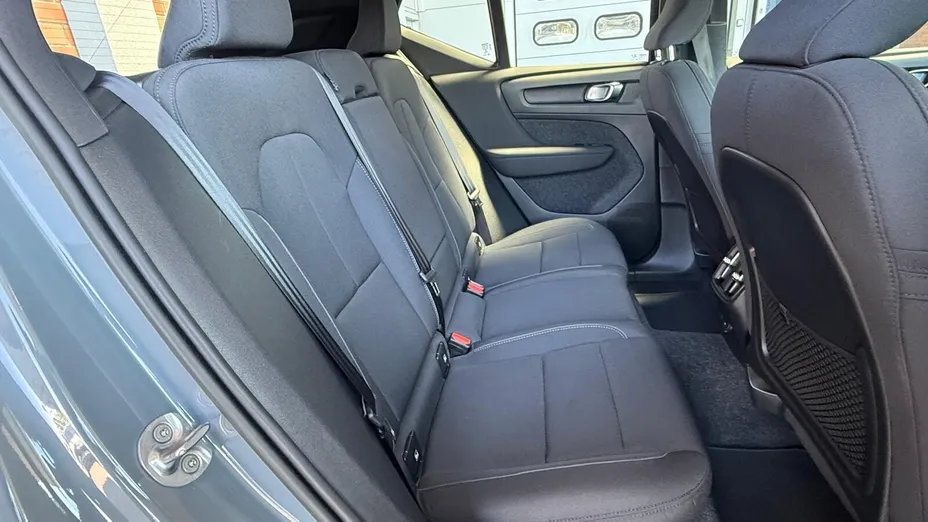 VOLVO XC40 XC40 73kWh P6 Recharge Plus aut