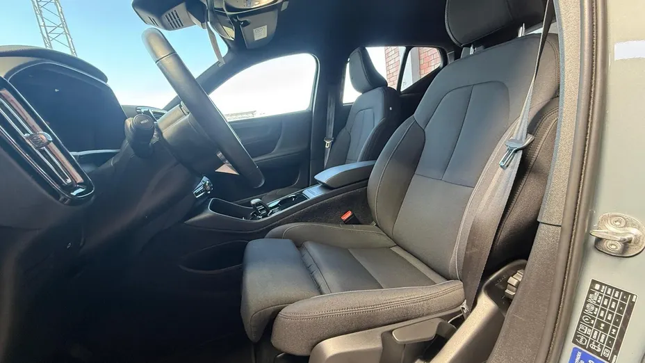 VOLVO XC40 XC40 73kWh P6 Recharge Plus aut