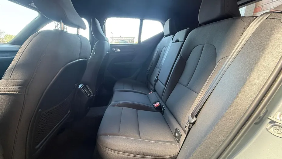 VOLVO XC40 XC40 73kWh P6 Recharge Plus aut