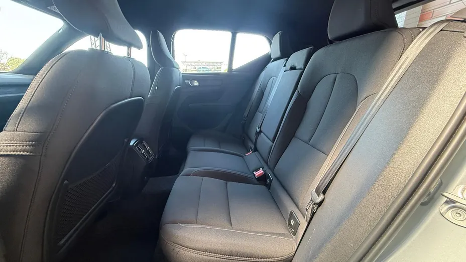 VOLVO XC40 XC40 73kWh P6 Recharge Plus aut