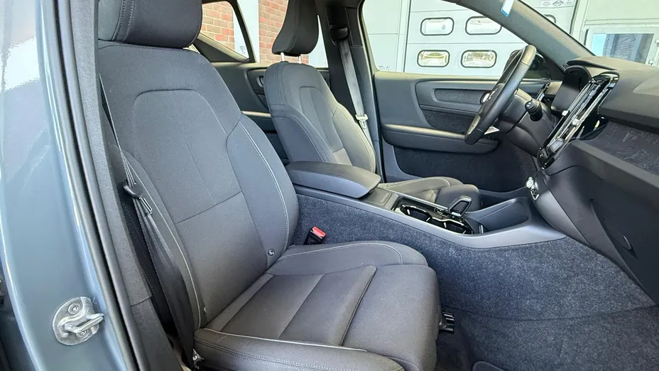 VOLVO XC40 XC40 73kWh P6 Recharge Plus aut