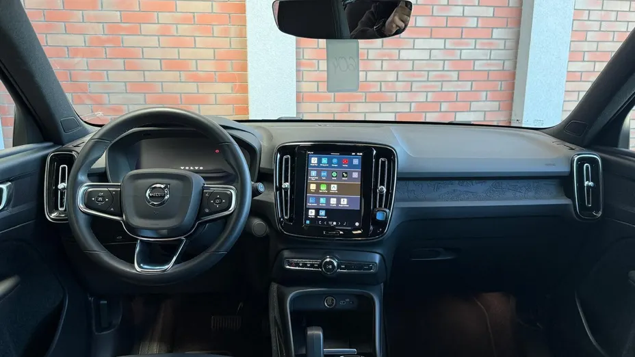 VOLVO XC40 XC40 73kWh P6 Recharge Plus aut