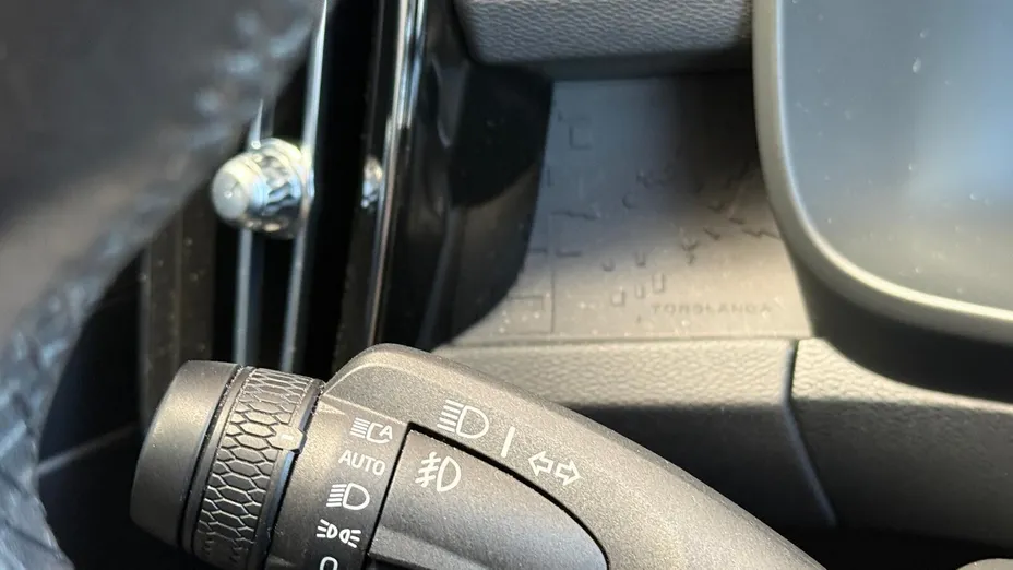 VOLVO XC40 XC40 73kWh P6 Recharge Plus aut