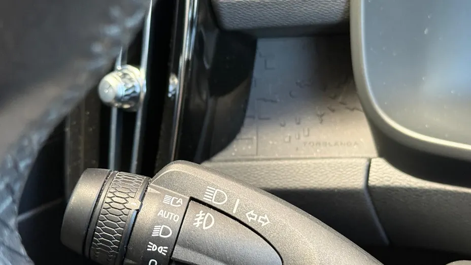 VOLVO XC40 XC40 73kWh P6 Recharge Plus aut