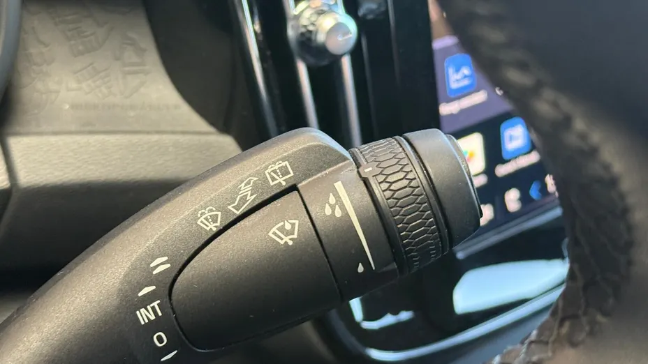 VOLVO XC40 XC40 73kWh P6 Recharge Plus aut