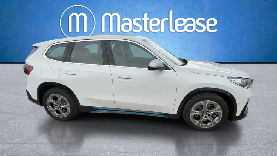 BMW iX1 iX1 xDrive30 66.5kWh xLine