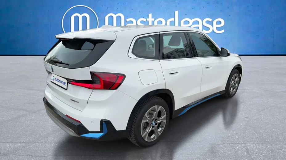 BMW iX1 iX1 xDrive30 66.5kWh xLine