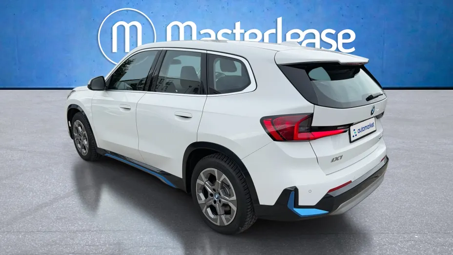 BMW iX1 iX1 xDrive30 66.5kWh xLine