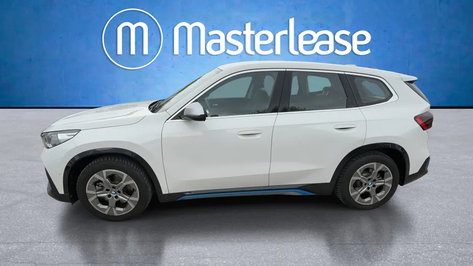 BMW iX1 iX1 xDrive30 66.5kWh xLine