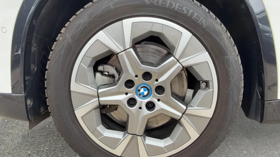 BMW iX1 iX1 xDrive30 66.5kWh xLine