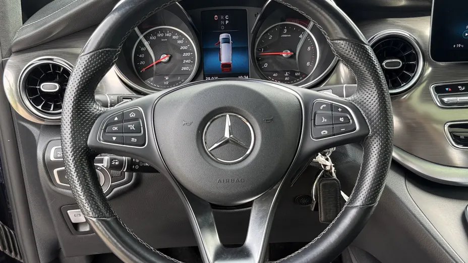 MERCEDES-BENZ V Klasa V 300 d 4-Matic Exclusive 9G-Tronic (długi)