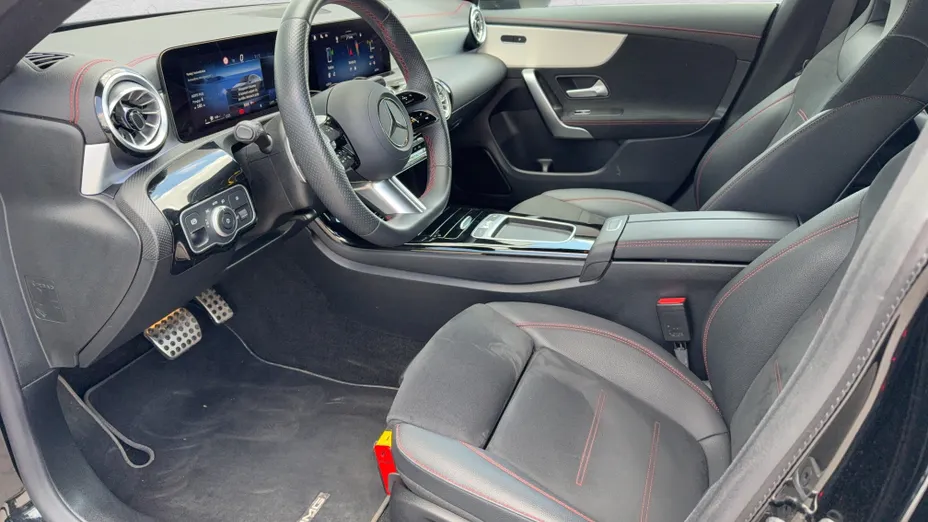MERCEDES-BENZ CLA CLA 200 AMG Line 7G-DCT