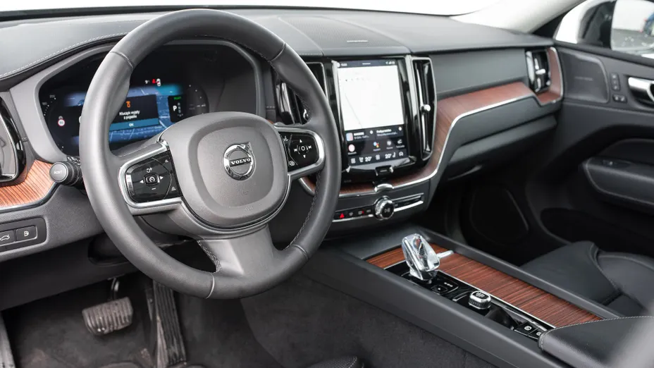 VOLVO XC60 XC60 T8 Plug-In Hybrid AWD Ultimate Dark aut