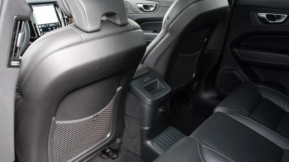 VOLVO XC60 XC60 T8 Plug-In Hybrid AWD Ultimate Dark aut