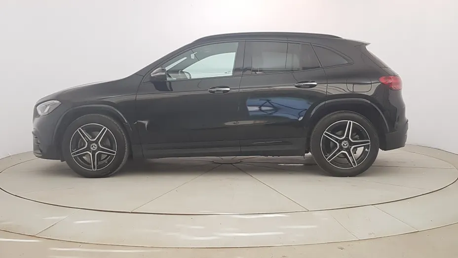 MERCEDES-BENZ GLA GLA 200 AMG Line