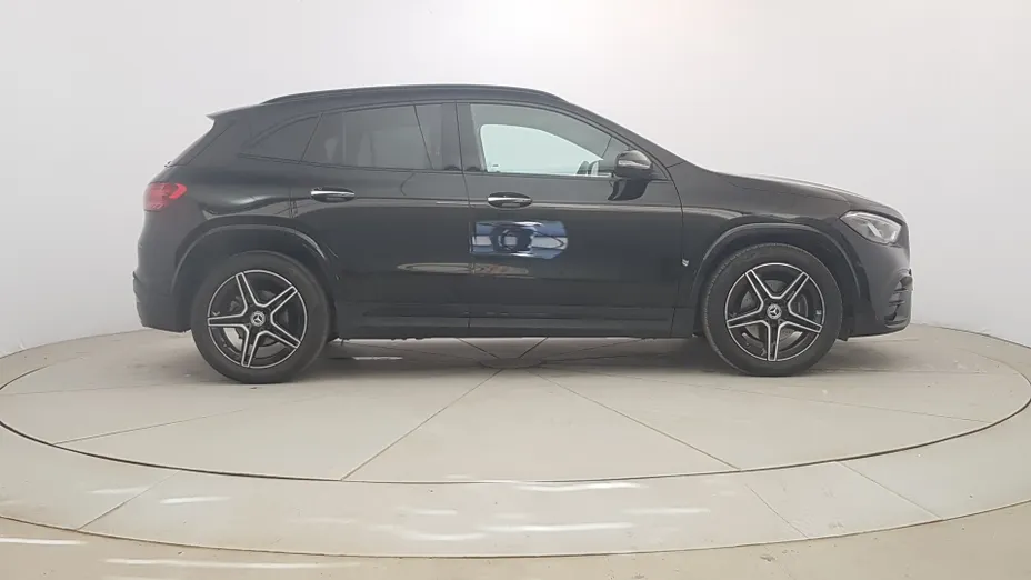 MERCEDES-BENZ GLA GLA 200 AMG Line