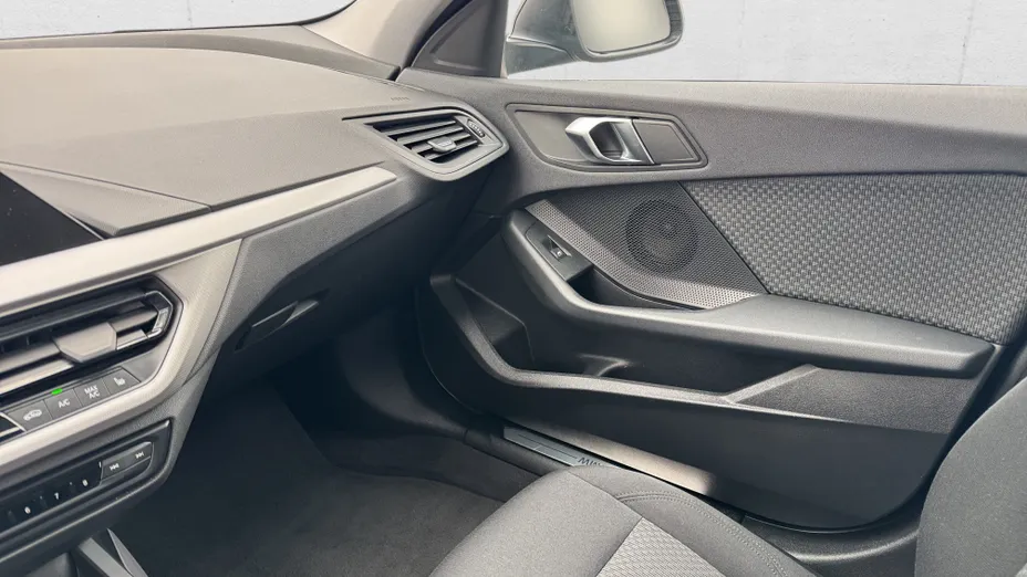 BMW Seria 1 118i Advantage aut