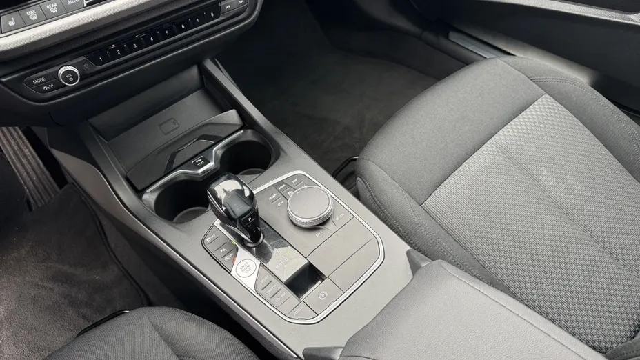 BMW Seria 1 118i Advantage aut