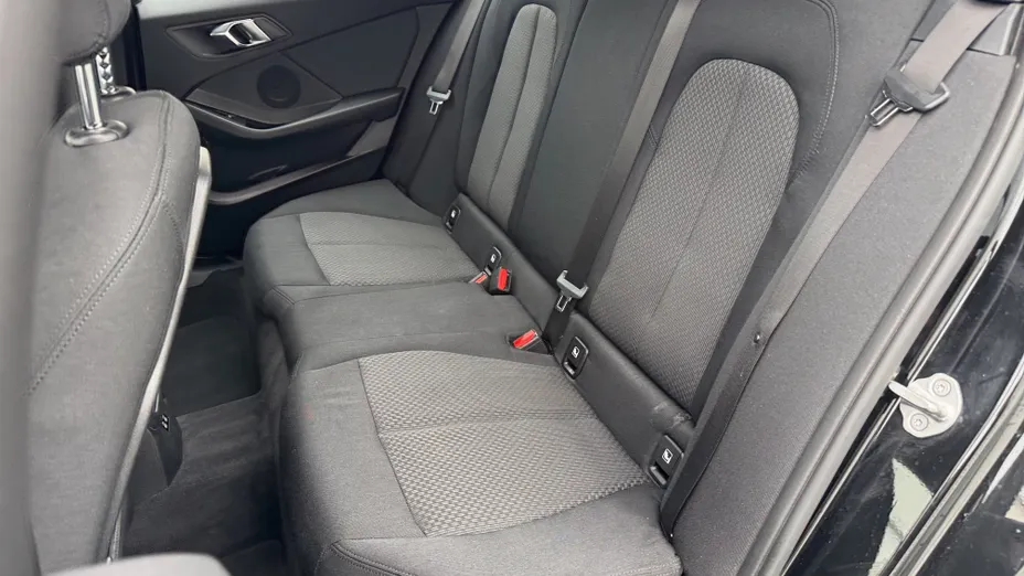 BMW Seria 1 118i Advantage aut