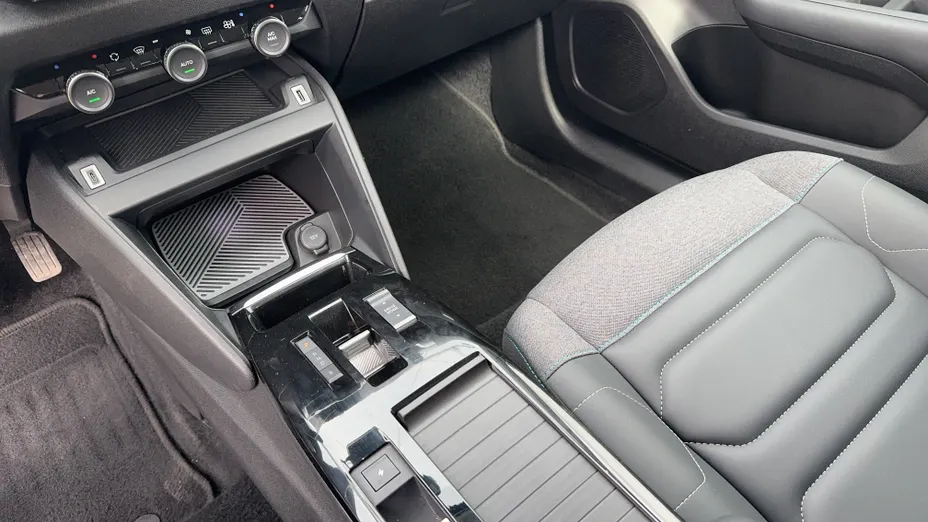 CITROEN C4 e-C4 EV136 50kWh Shine