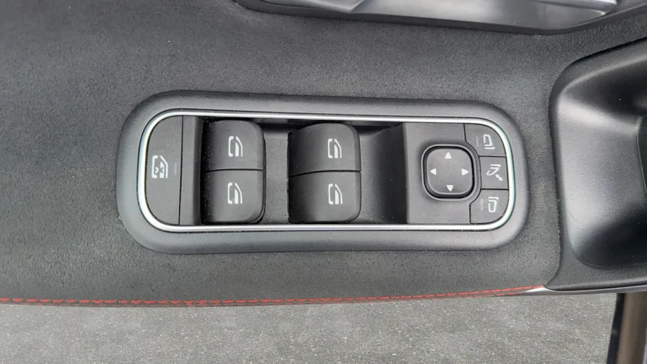 MERCEDES-BENZ CLA CLA 200 AMG Line 7G-DCT