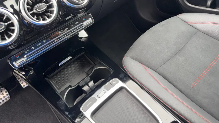 MERCEDES-BENZ CLA CLA 200 AMG Line 7G-DCT