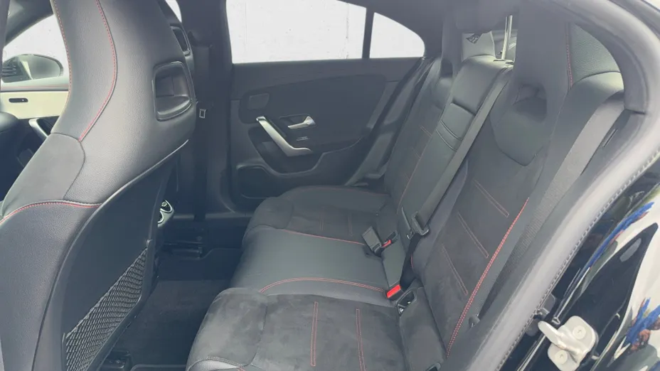 MERCEDES-BENZ CLA CLA 200 AMG Line 7G-DCT