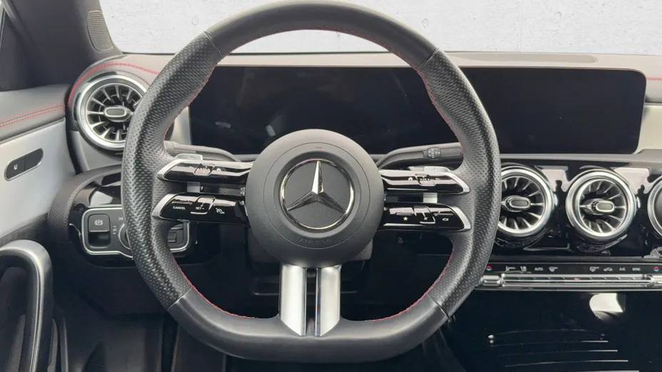 MERCEDES-BENZ CLA CLA 200 AMG Line 7G-DCT