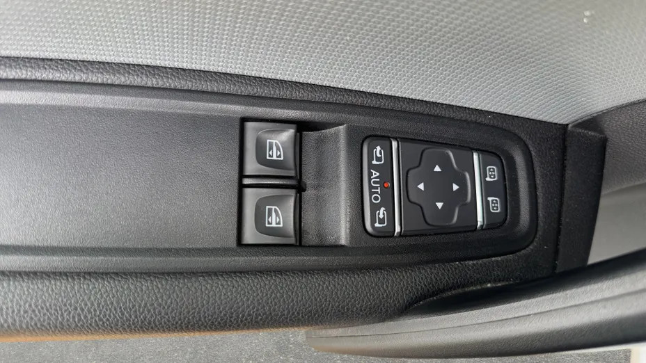 NISSAN Townstar Townstar EV Van 44kWh L1 N-Connecta