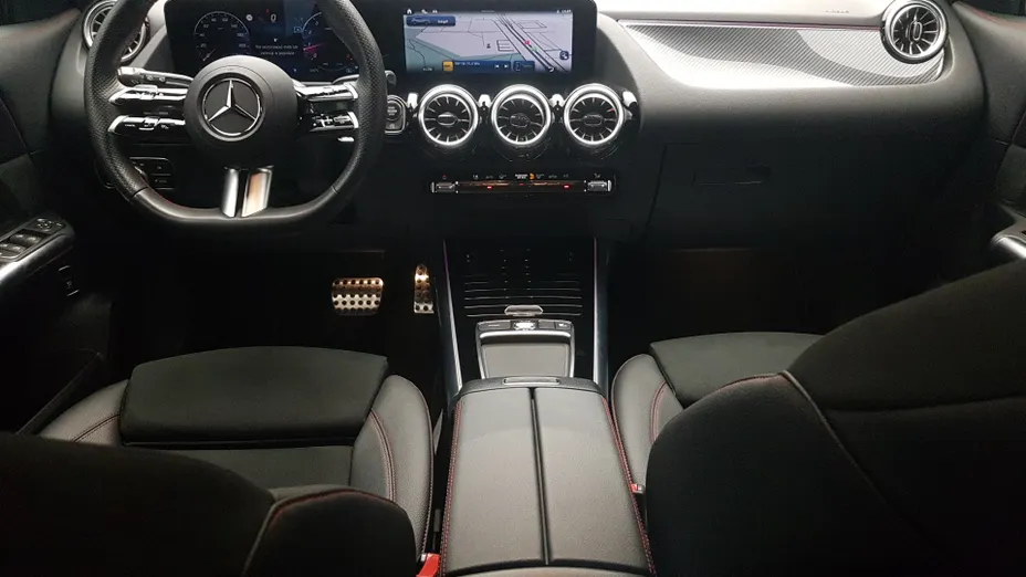 MERCEDES-BENZ GLA GLA 200 AMG Line