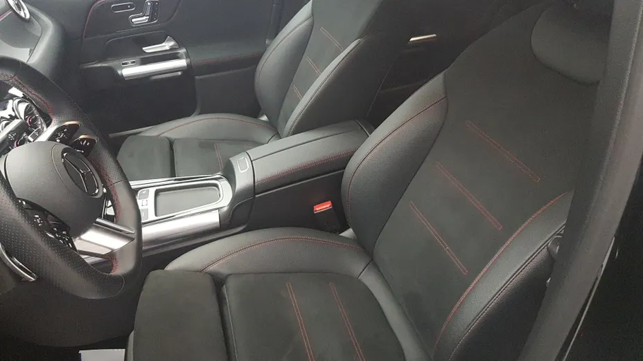 MERCEDES-BENZ GLA GLA 200 AMG Line