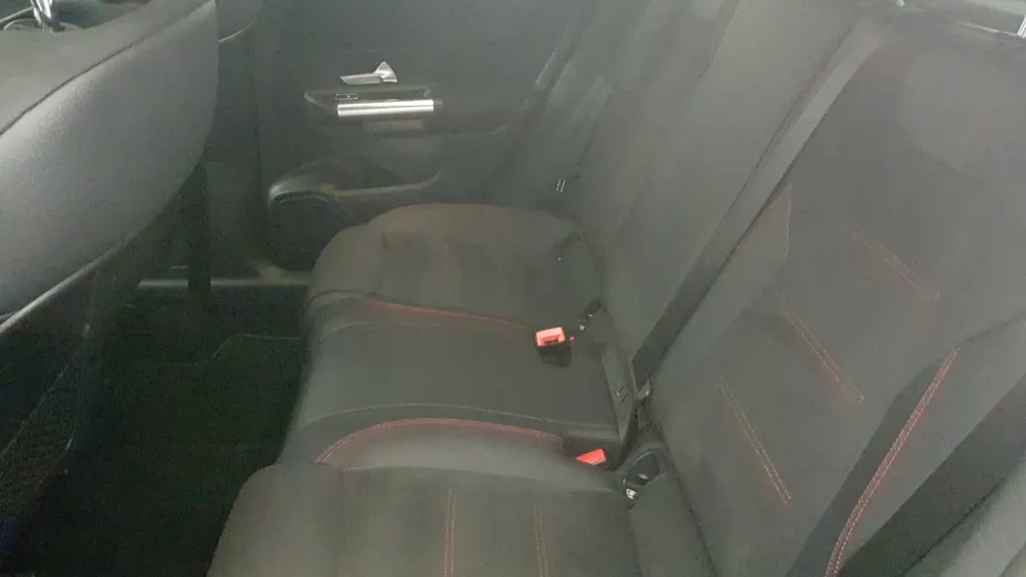 MERCEDES-BENZ GLA GLA 200 AMG Line