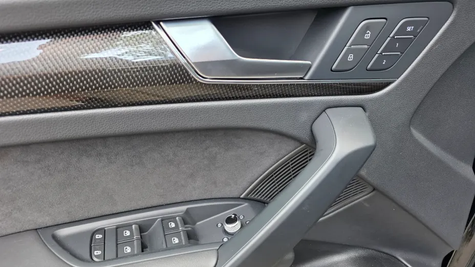 AUDI SQ5 -