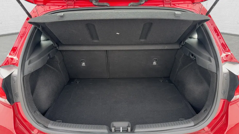 HYUNDAI i30 i30 1.5 DPI Classic +