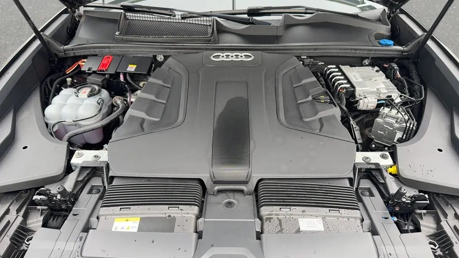 AUDI Q8 / E-Tron Q8 45 TDI mHEV Quattro Tiptronic