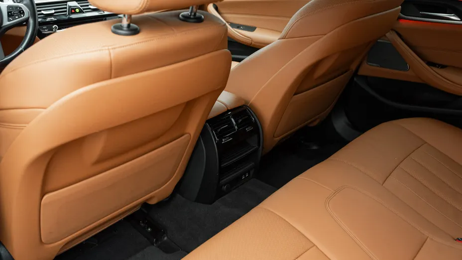 BMW Seria 5 530e xDrive M Sport sport-aut