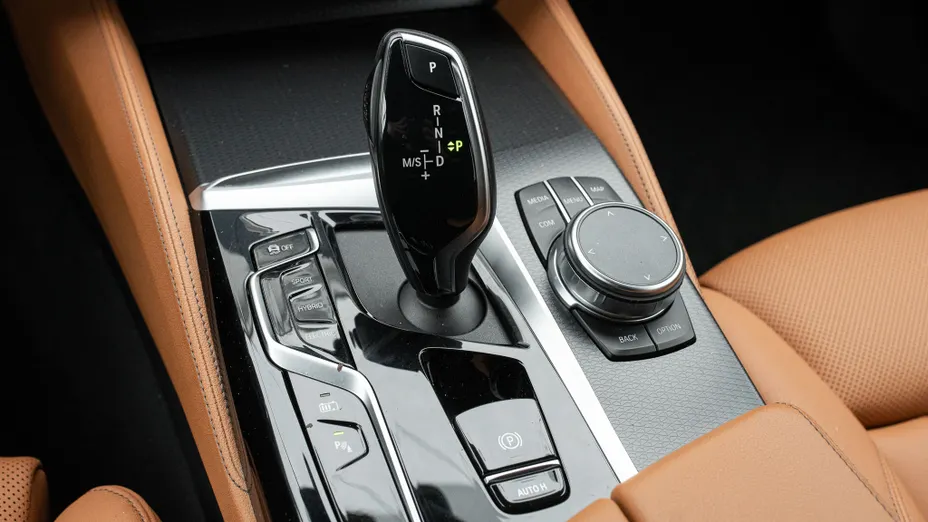 BMW Seria 5 530e xDrive M Sport sport-aut