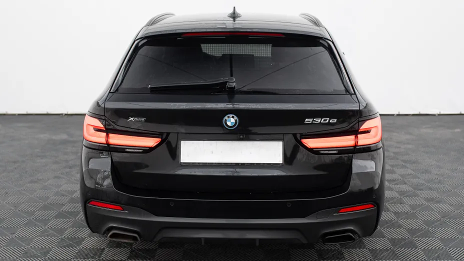 BMW Seria 5 530e xDrive M Sport sport-aut