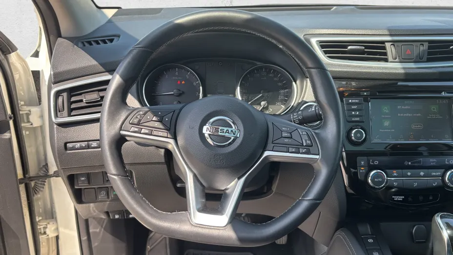 NISSAN Qashqai Qashqai 1.3 DIG-T N-Connecta DCT