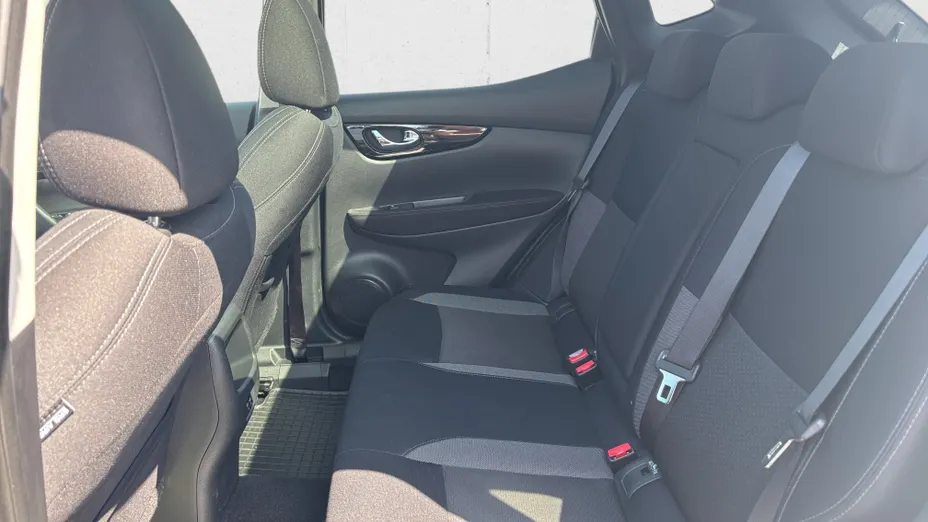 NISSAN Qashqai Qashqai 1.3 DIG-T N-Connecta DCT