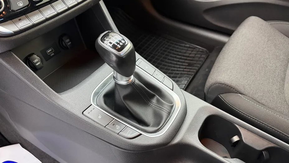 HYUNDAI i30 i30 1.5 T-GDI 48V Smart