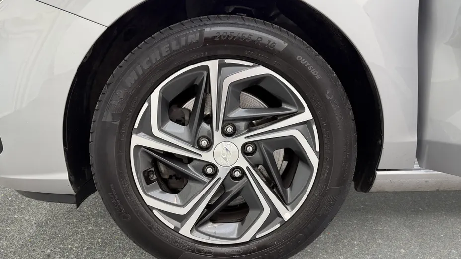 HYUNDAI i30 i30 1.5 T-GDI 48V Smart