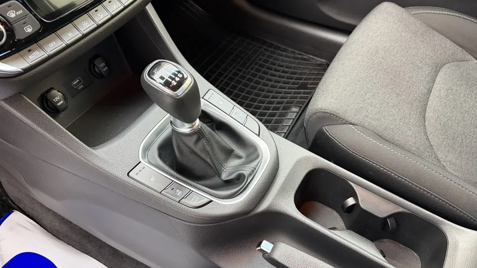 HYUNDAI i30 i30 1.5 T-GDI 48V Smart