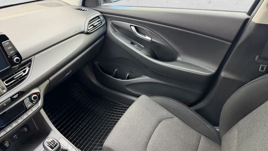 HYUNDAI i30 i30 1.5 T-GDI 48V Smart
