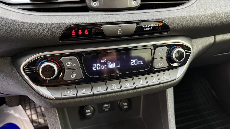 HYUNDAI i30 i30 1.5 T-GDI 48V Smart